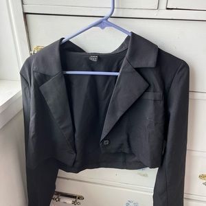 SET cropped trendy suit jacket and cut out pants